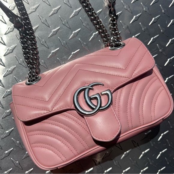 Gucci Marmont Mini Chain Flap Bag in Pink SHW - Picture 1 of 11